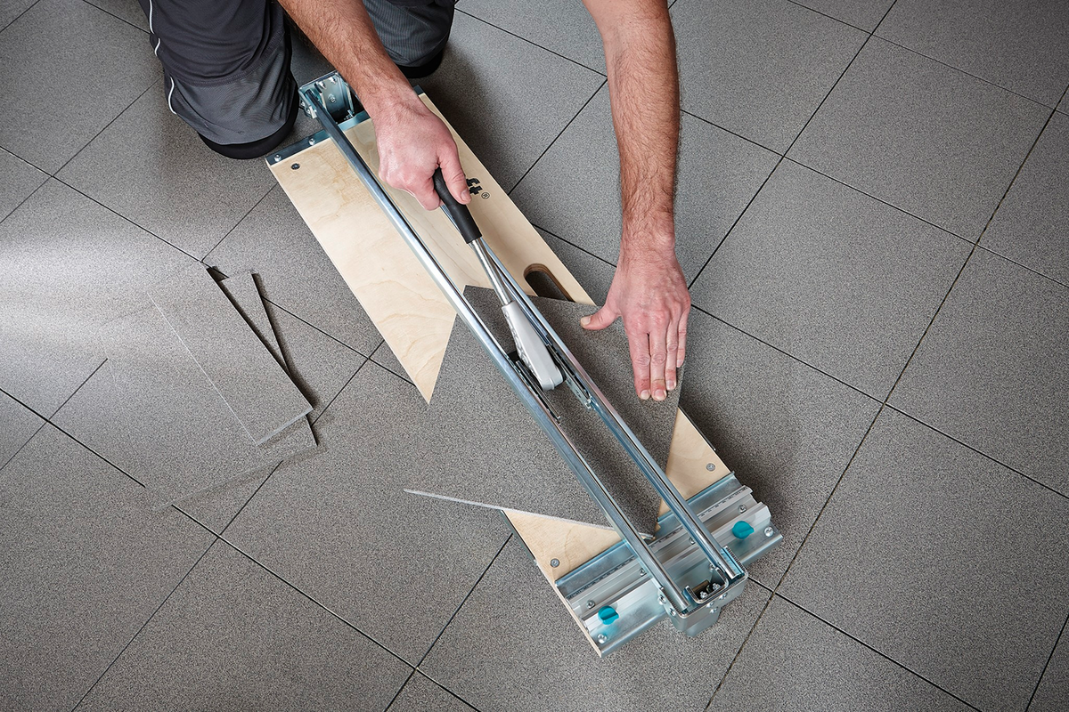 TC 710 PW Tile Cutter, base plate made of multiplex