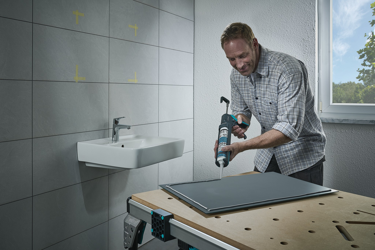 MG 400 ERGO Caulking Gun